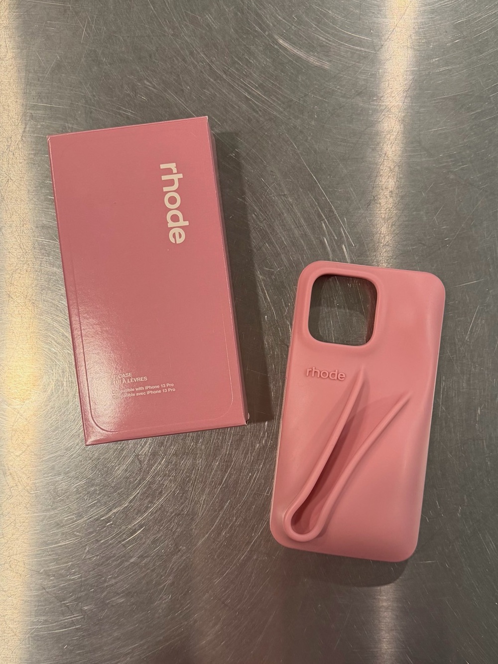 rhode Lip Case in Ribbon - Picture 2 of 5